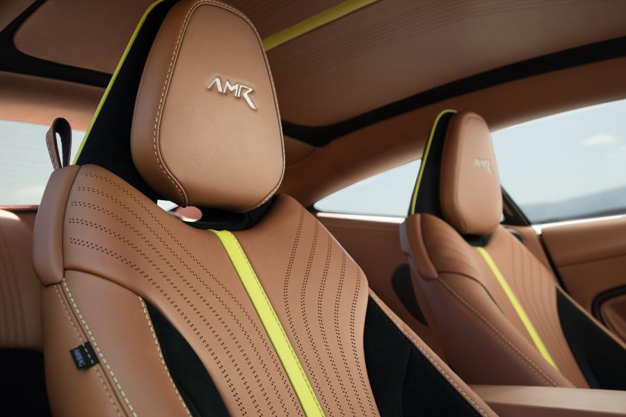 Детали интерьера Aston Martin DB11 AMR 2018 года  (WW) (фото 8 из 43)